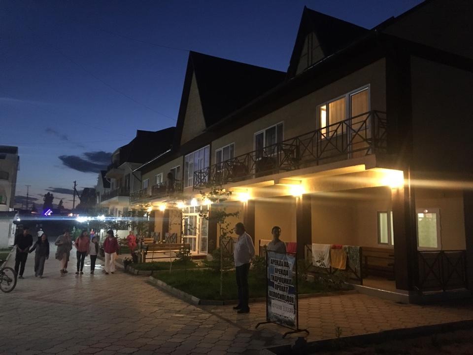 Evropa Hotel Bosteri Exterior foto
