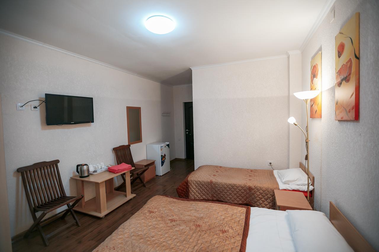 Evropa Hotel Bosteri Exterior foto